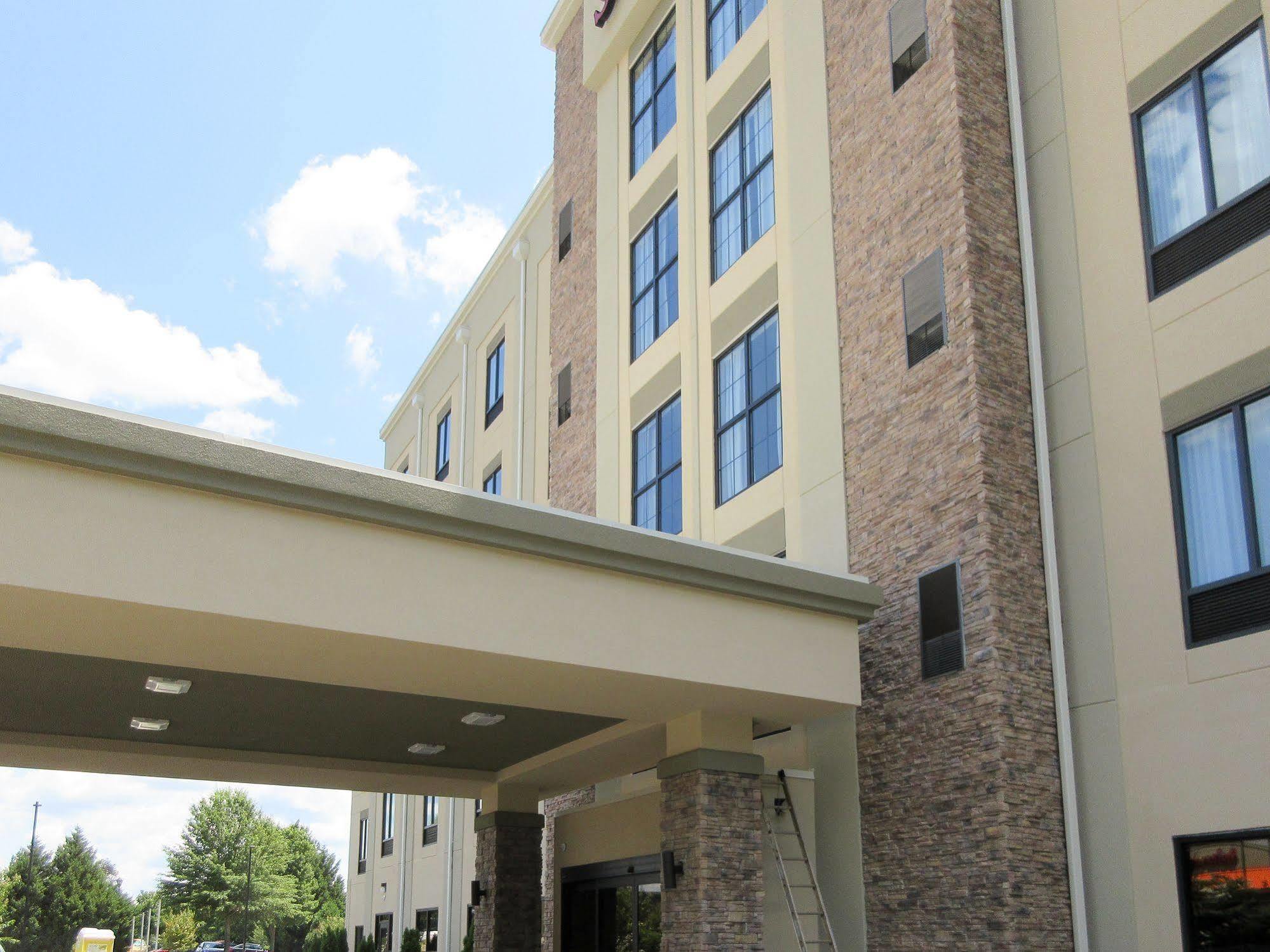 Comfort Suites Greenville South Piedmont Exterior foto